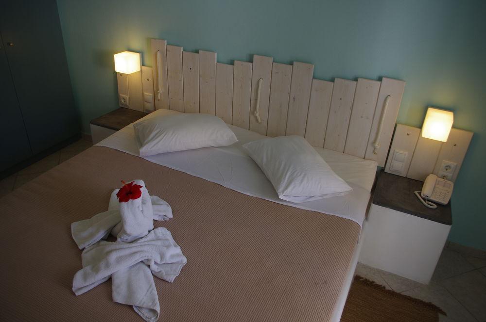 Iris Boutique Hotel Kamári Extérieur photo