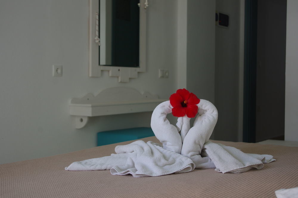 Iris Boutique Hotel Kamári Extérieur photo