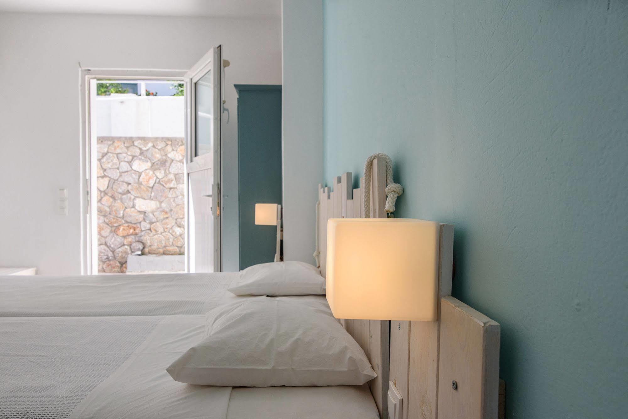 Iris Boutique Hotel Kamári Extérieur photo