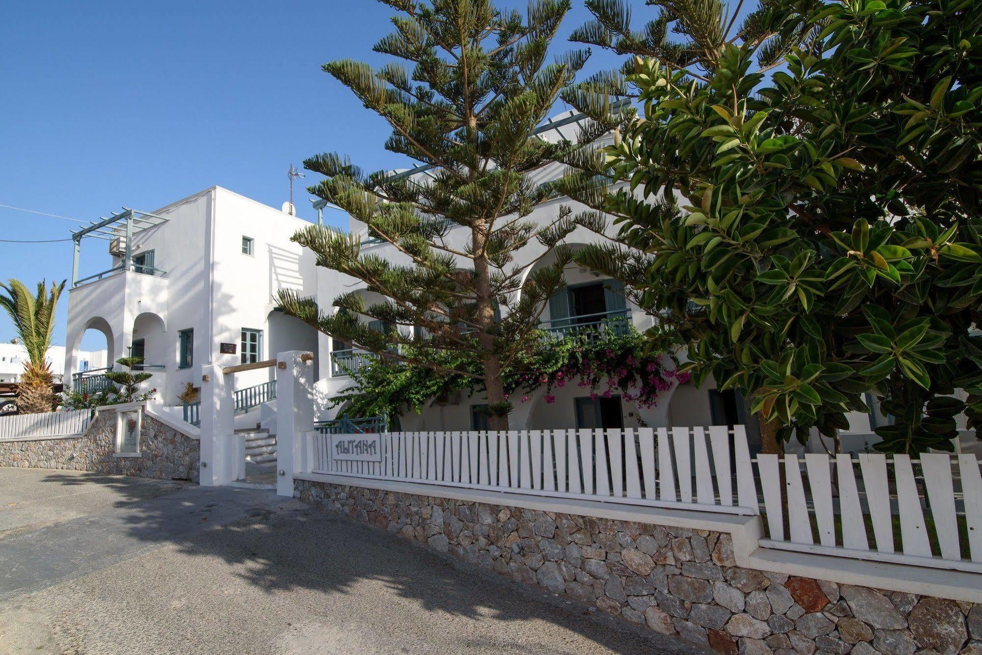 Iris Boutique Hotel Kamári Extérieur photo