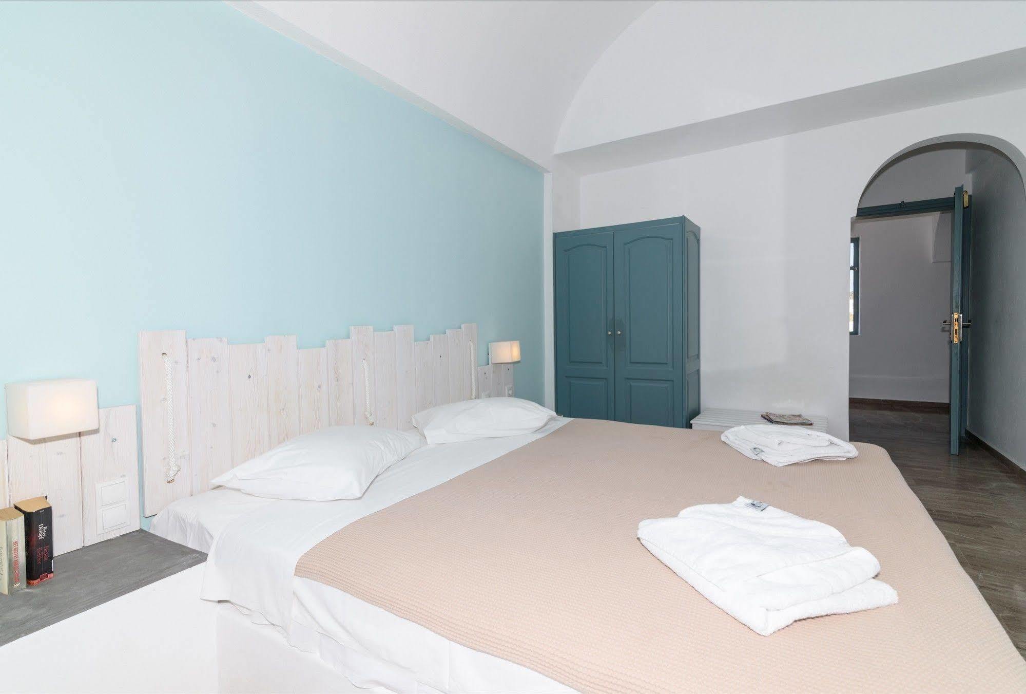 Iris Boutique Hotel Kamári Extérieur photo
