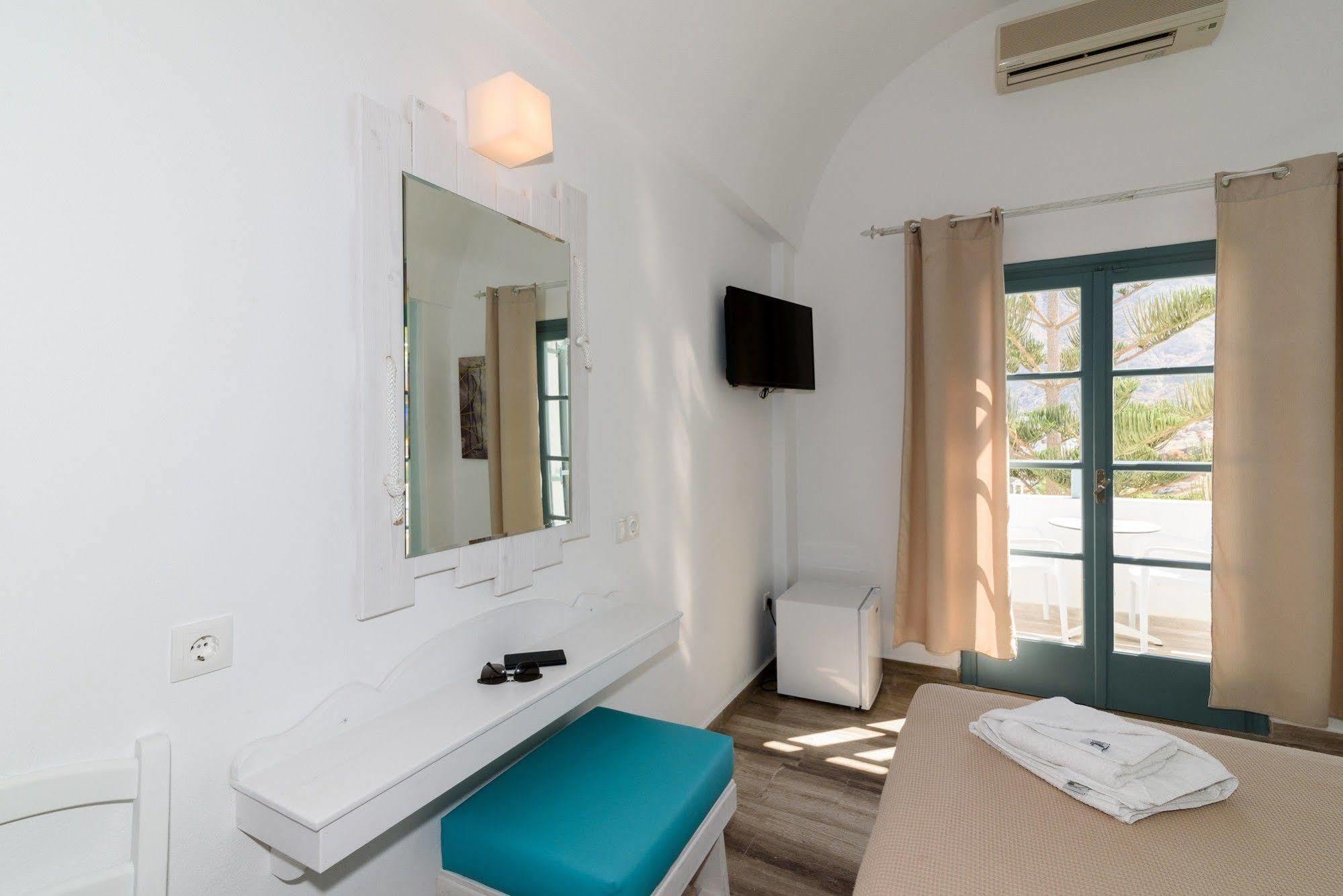 Iris Boutique Hotel Kamári Extérieur photo